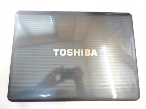 Верхняя крышка (матрицы) 33BL5LC0I00 YHN33BL5LC0I Toshiba Satellite A300D запчасти для ноутбука
