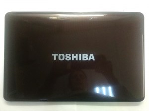 Верхняя крышка (матрицы) B0444508S10009 V000210590 Toshiba Satellite C655 запчасти для ноутбука