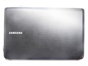 Верхняя крышка (матрицы) BA75-02375A для ноутбука Samsung R528 R530 R540 RV510 R538 R525